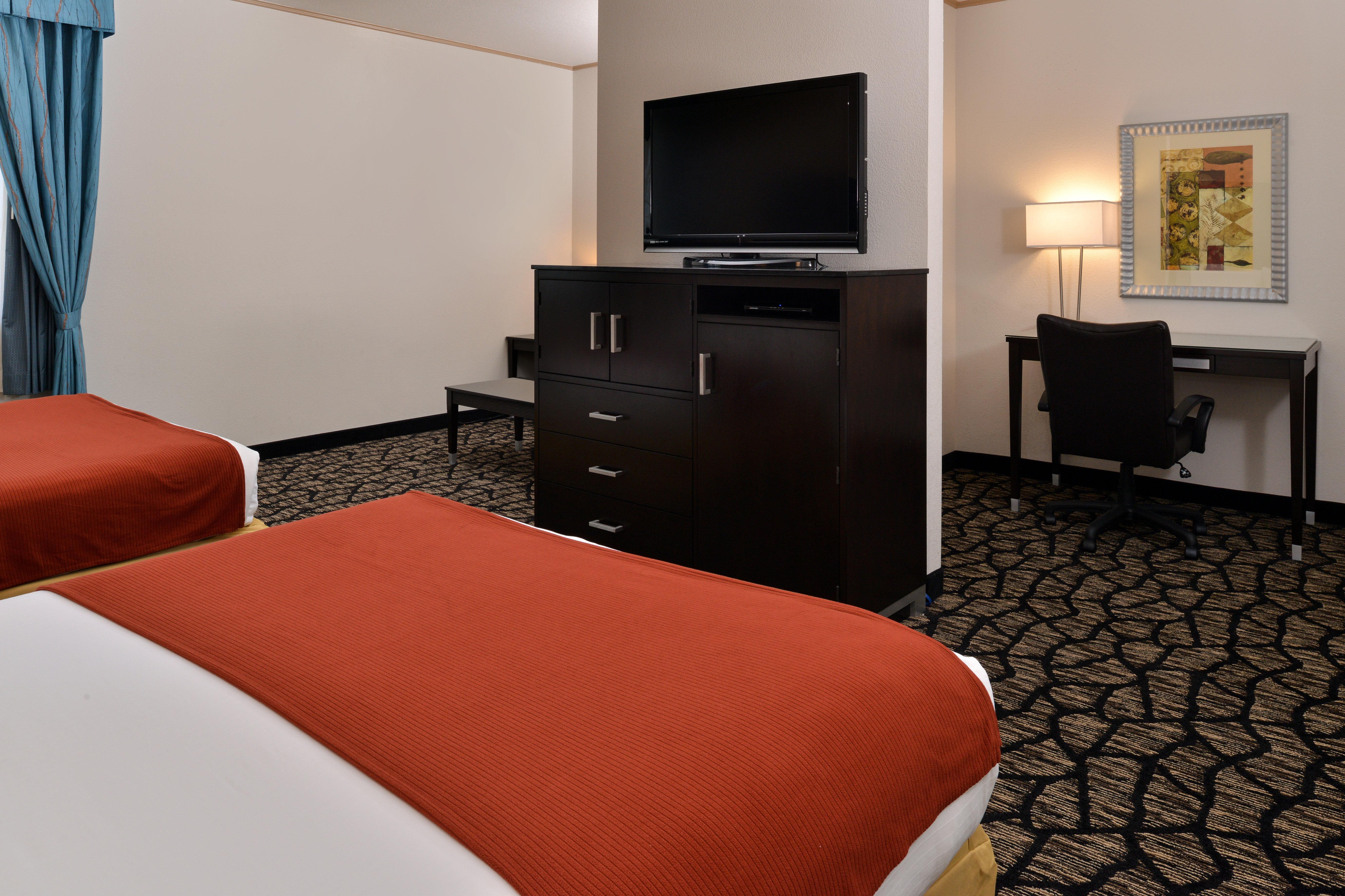 Holiday Inn Express & Suites Tacoma South - Lakewood By Ihg Exterior photo