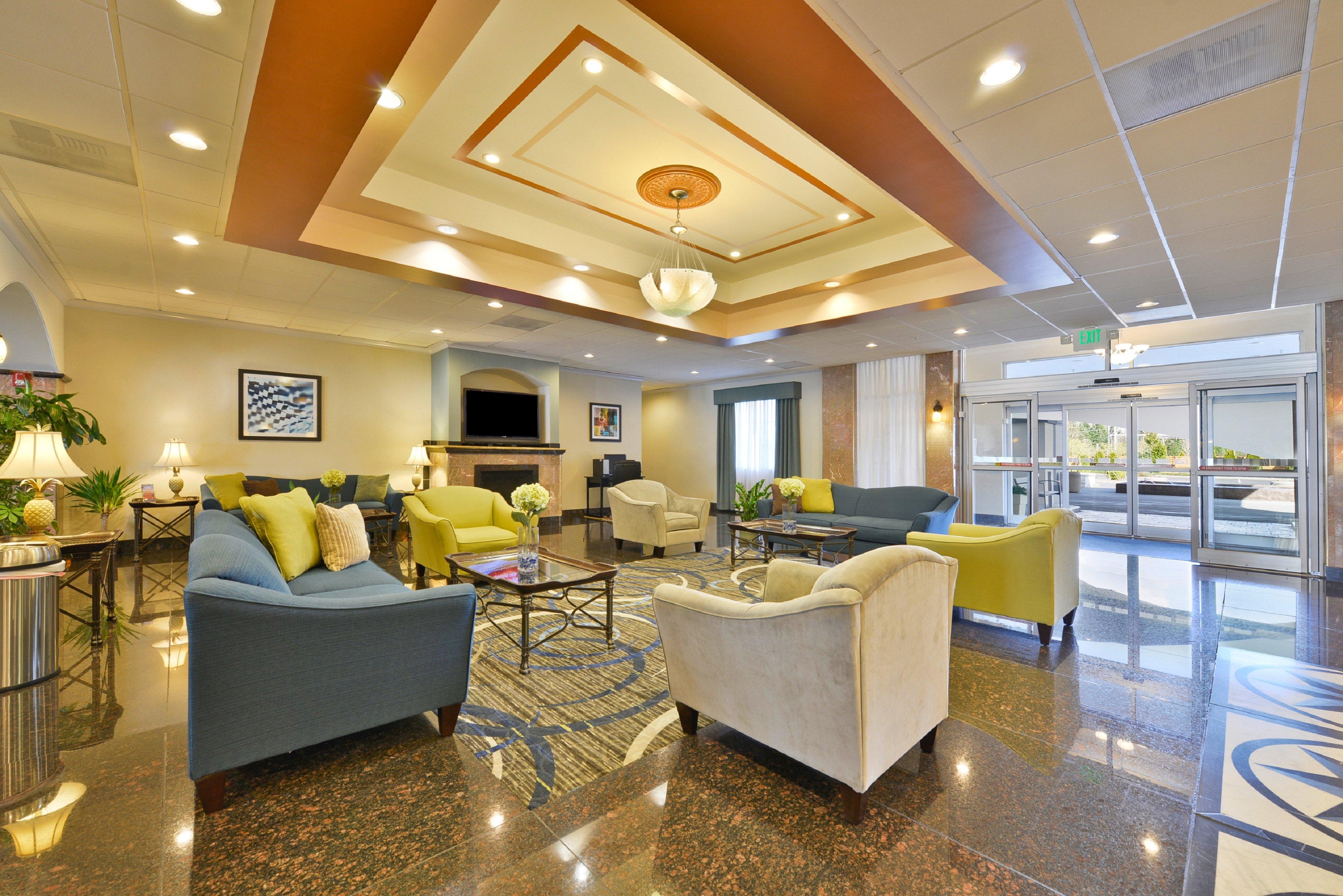 Holiday Inn Express & Suites Tacoma South - Lakewood By Ihg Exterior photo